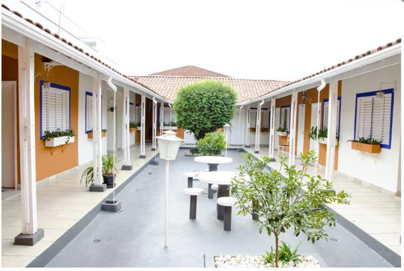 Hotel Gandhi จาคุทิงกา ภายนอก รูปภาพ